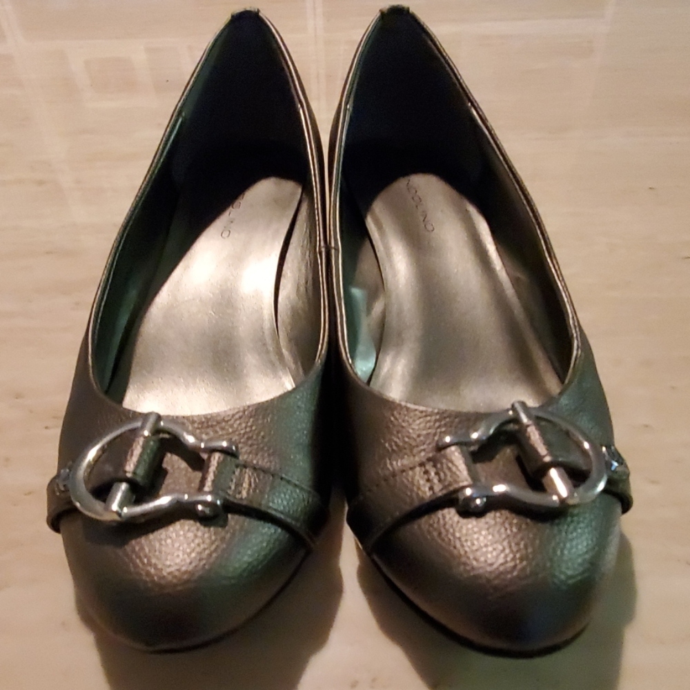 Cute Short Wedge Shoe